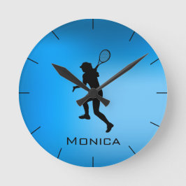 Simple Blue Holographic Modern Tennis Player Girl Runde Wanduhr