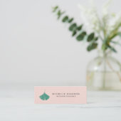 Simple Blush Pink Ginkgo Leaf Nature Mini Visitenkarte (Stehend Vorderseite)