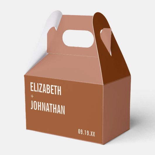 Simple Boho Terracotta Typografy Wedding Geschenkschachtel (Rückseite)