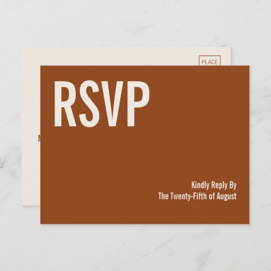 Simple Boho Terracotta Typografy Wedding RSVP Einladungspostkarte (Vorne/Hinten)