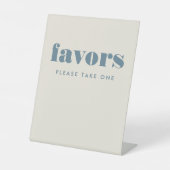 Simple Bold Blue Typography Table Wedding Favors Sockelschild (Vorderseite)