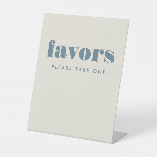 Simple Bold Blue Typography Table Wedding Favors Sockelschild (Vorderseite)