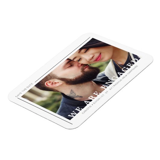 Simple Chic Trendy Typografy Script Foto Couple Magnet (Linke Seite)