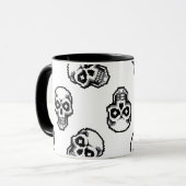 Simple Classic White Pixelated Skull Pattern Tasse (Vorderseite Links)