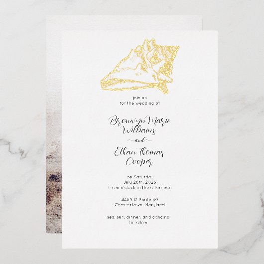 Simple Conch Seashell Sandy Beach Folieneinladung (Vorderseite/Rückseite)