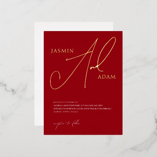 Simple Crimson Red Script Wedding Gold Folie Einladungspostkarte (Vorderseite/Rückseite)