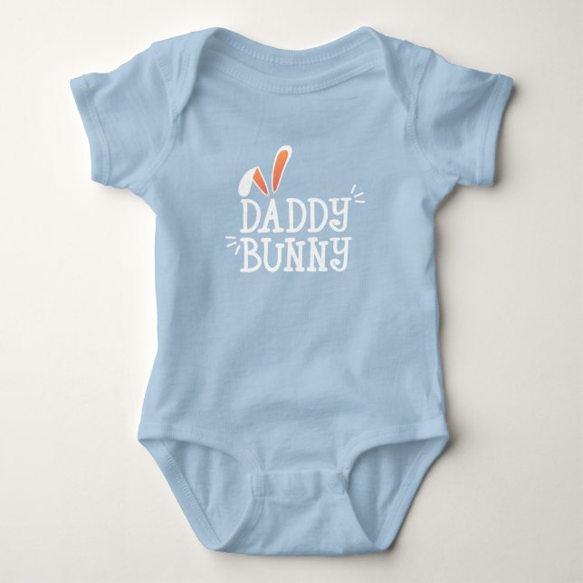 Simple Daddy Bunny Ostertypografie | Bodysuit Baby Strampler (Vorderseite)