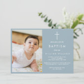 Simple Dusty Blue Baptisc Foto Einladung (Stehend Vorderseite)