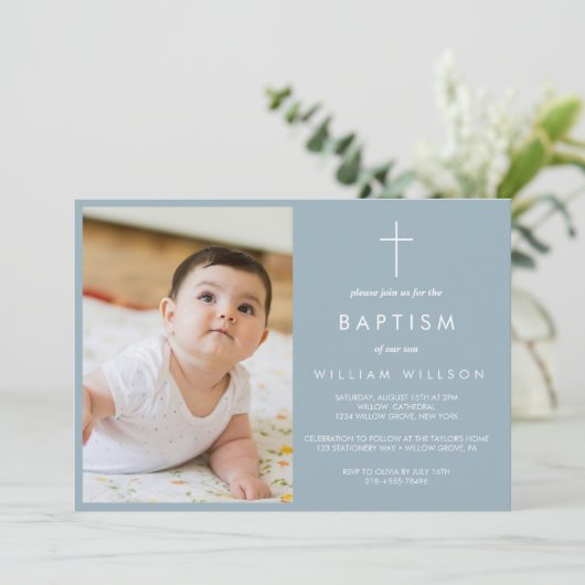 Simple Dusty Blue Baptisc Foto Einladung (Stehend Vorderseite)