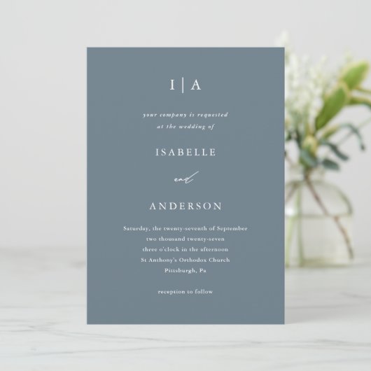 Simple Dusty Blue Monogram Wedding Einladung (Stehend Vorderseite)