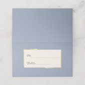 Simple Dusty Blue Wedding Escort Platzkarte (Außenseite Aufgefaltet)