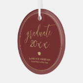 Simple Elegant Burgundy Graduate 2024 Abschluss Ornament Aus Glas (Vorderseite links)
