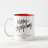 Simple Elegant Typography Christmas Family Name Zweifarbige Tasse (Links)