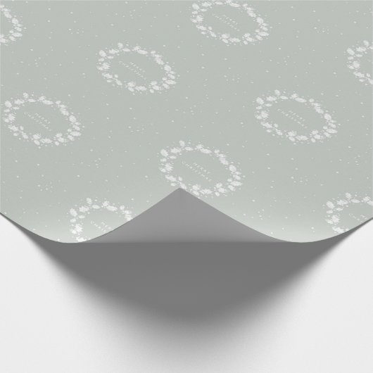 Simple Elegany Grey Green Christmas Holly Wreath Geschenkpapier (Ecke)