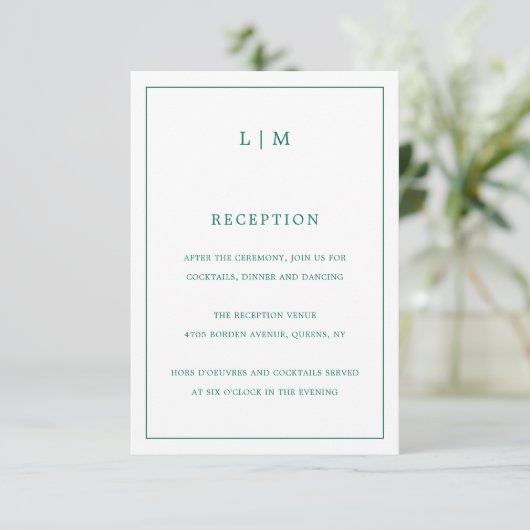 Simple Emerald Green Monogram Elegant Wedding Begleitkarte (Stehend Vorderseite)