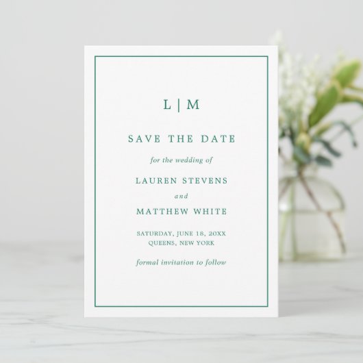 Simple Emerald Green Monogram Elegant Wedding Save The Date (Stehend Vorderseite)