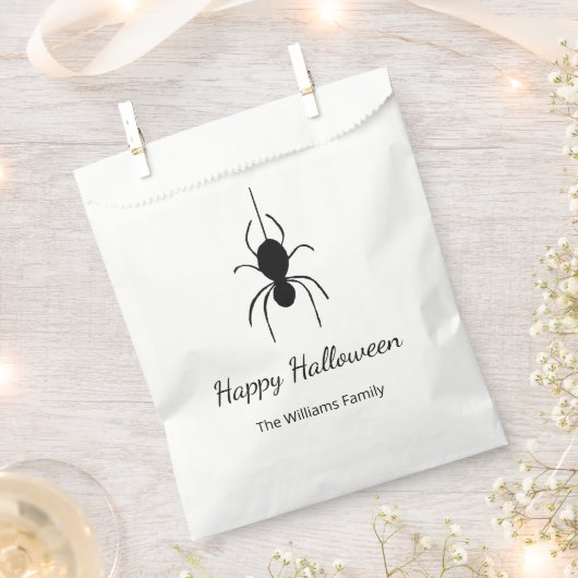Simple Gothic Spider Halloween-Party Schwarz-weiß Geschenktütchen (Ausgeschnitten)