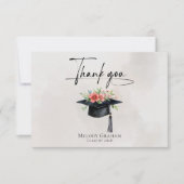 Simple Graduate Cap Flowers Modern Graduation Dankeskarte (Vorderseite)