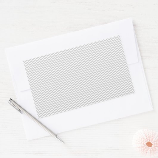 Simple Gray ZigZag Rechteckiger Aufkleber (Umschlag)