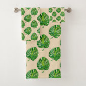 Simple Green Monstera Leaf Pattern on Light Beige Badhandtuch Set (Insitu)