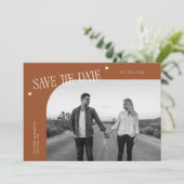 Simple Heart Terracotta Curved Frame Photo Save The Date (Stehend Vorderseite)