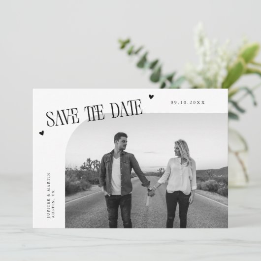 Simple Heart White Curved Frame Photo Save The Date (Stehend Vorderseite)