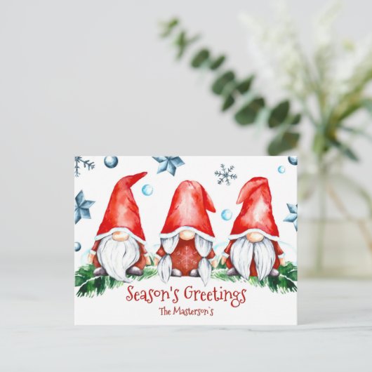 Simple Holiday Season Gnomes Weihnachtsgrüße Postkarte (Stehend Vorderseite)
