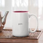 Simple Joy Modern Minimal Typografie Weihnachten Zweifarbige Tasse<br><div class="desc">Diese elegante Tasse ist ein modernes,  minimalistisches Geschenk für den Typografen und zeichnet sich durch einen schlichten Ausdruck aus. "Joy" macht uns auf die beste Art und Weise für den Tag fertig. Sie können jederzeit Ihre persönliche Nachricht ändern.</div>