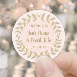 Simple Laurel Wreath Blush Pink und Gold Vielen Da Runder Aufkleber<br><div class="desc">Fügen Sie den Gastgeschenken eine personalisierte Touch hinzu und danken Ihnen Noten mit benutzerdefinierten Lorbeerkraendern rund Aufkleber. Sämtliche Formulierungen auf dieser Vorlage sind einfach für jeden Anlass, wie Hochzeit, Brautparty, Abschluss, Geburtstagsparty, Jubiläum oder Pensionierung anzupassen. Ändern oder löschen Sie den Text, um Umschlag Aufkleber für Einladungen, Ankündigungen oder speichern Sie...</div>