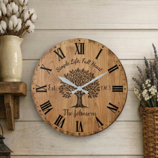 Simple Life Full Heart | Custom Oak Tree Family  Große Wanduhr
