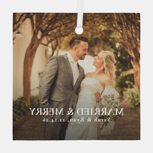 Simple Married & Merry Newlywed Photo, Christmas Ornament Aus Glas (Rückseite)
