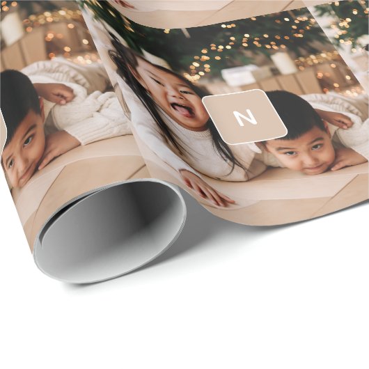 Simple Minimal Family Photo with Monogram Holiday Geschenkpapier (Rolleneckpunkt)