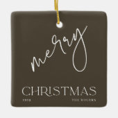 Simple Minimal Olive White Family Name Christmas Keramikornament (Vorderseite)