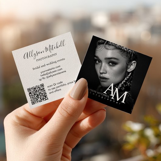 Simple Modern Black White Photo QR Photography Quadratische Visitenkarte