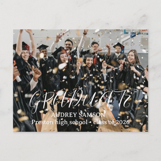 Simple Modern Calligraphy Photo Graduation  Einladungspostkarte (Vorderseite)