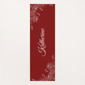Simple Modern Floral Script Name Burgundy Lotus Yogamatte (Vorderseite)