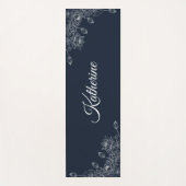 Simple Modern Floral Script Name Navy Blue Lotus  Yogamatte (Vorderseite)