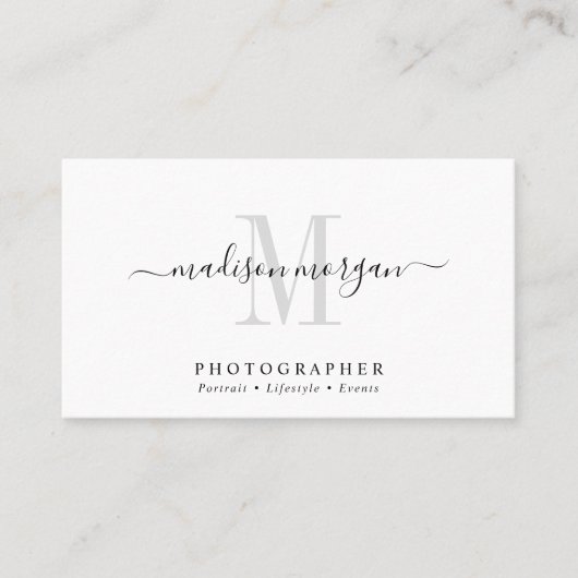 Simple Modern Photographer Script Monogram Visitenkarte (Vorderseite)