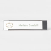 simple modern sage green business logo custom schreibtischnamensplakette (Vorderseite )