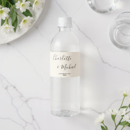 Simple Natural White Script Minimalist Wedding Wasserflaschenetikett