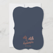 Simple Navy Rose Gold Script Mr. and Mrs. Wedding Einladung (Rückseite)