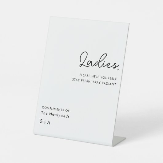 Simple Neutral Ladies Wedding Bathroom Basket Sockelschild (Vorderseite)