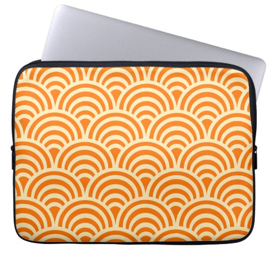 Simple Orange Scallop Pattern Laptopschutzhülle (Vorderseite)