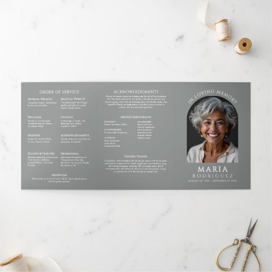 Simple Order Of Service 6-Photo Funeral/Memorial Dreifach-gefaltete Programmkarte (Außenbereich)