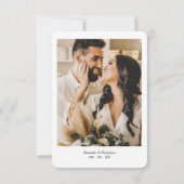 Simple Photo Monogram Rounded Wedding Dankeskarte (Rückseite)
