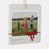 Simple Red Bow Foto Christmas Keramikornament (Rechts)