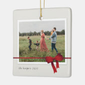 Simple Red Bow Foto Christmas Keramikornament (Links)