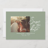 Simple Sage Green Calligraphy Boho Foto Wedding Save The Date (Vorderseite)