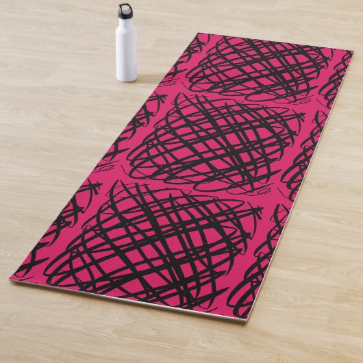 Simple Scribble | Schwarz | Center Tiled | Ruby | Yogamatte (Beispiel)
