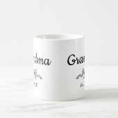 Simple Script Bow Grandma Est. Year Kaffeetasse (Mittel)